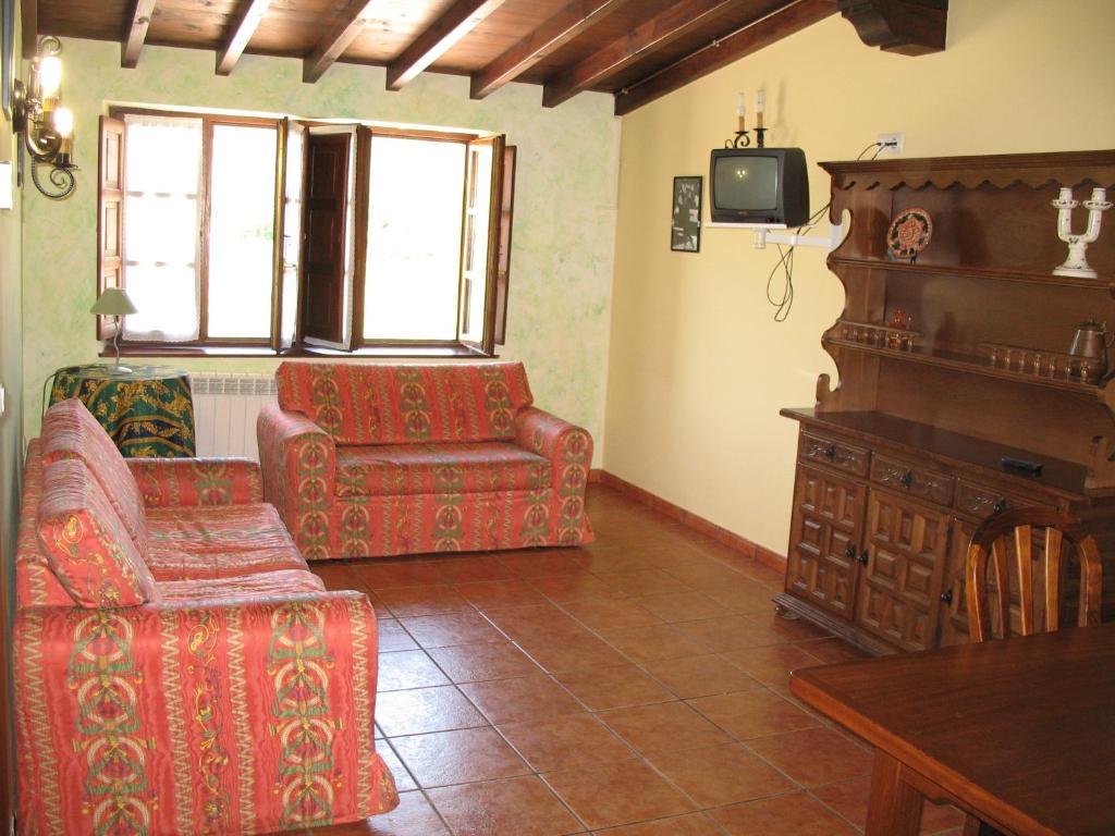 Apartamentos La Roblera Orena Room photo
